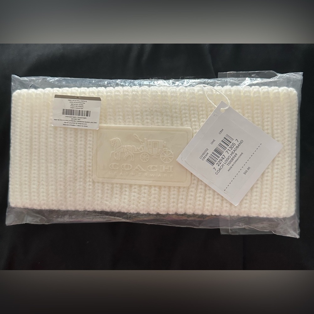 NWT Coach Cream Knit Headband With Rubber Horse and Carriage Patch - Picture 6 of 6